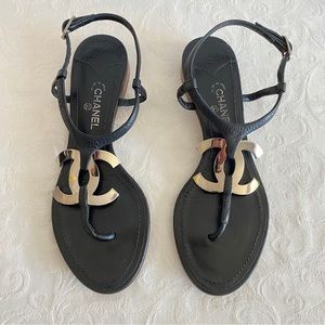 Chanel CC logo flat sandals